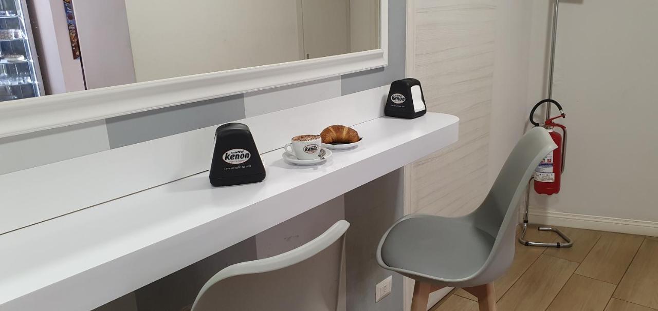 Dimora Costantino Bed & Breakfast Napoli Ngoại thất bức ảnh